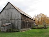 Grange-étable de la maison Roger-Bouchard. Vue arrière