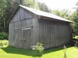 1310, rue Principale (avec hangar). Hangar. Vue avant