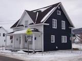 107, avenue Bérubé. Vue avant et latérale droite