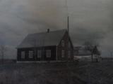 135, 1e Rang Ouest. Photographie ancienne où on peut apercevoir qu'il y avait à l'origine une grange à l'arrière. Vue d'ensemble