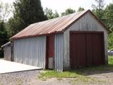 Maison sur la route 281. Garage. Vue d'ensemble