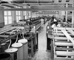 Usine Paton Manufacturing Company. Travailleuses au contrôle des bobines à la Paton dans les années 1950