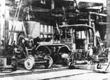 Locomotive dans l'atelier du chemin de fer du Grand Tronc / William Notman