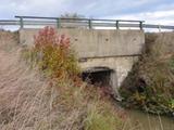 Pont du ruisseau Bellechasse. Vue latérale profil ouest