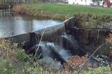 Barrage du moulin de Beaumont. Vue latérale rive est