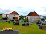 Troisième cimetière de Saint-Léon-de-Standon. Vue latérale