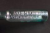 Fiole à vermifuge. Détail de l'inscription «VERMIFUGE»