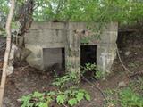 Site patrimonial du Fort-de-Beaumont. Vue des portes arrières de l'abri à munition
