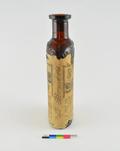 Bouteille à sirop du Dr. Lambert. Vue latérale, côté C