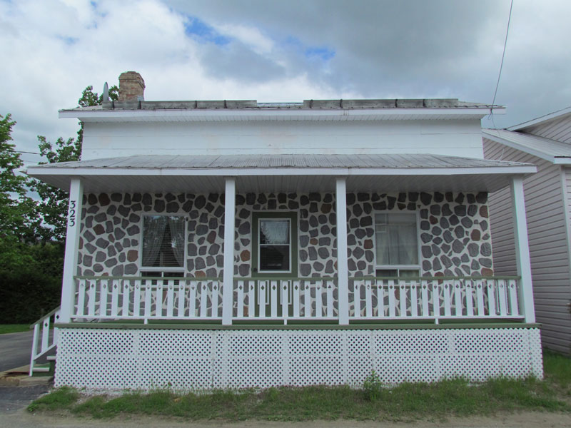 323, rue SainteAnne Répertoire du patrimoine culturel du Québec