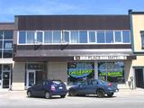 Ancien magasin Toronto Bargain Store. Vue avant