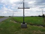 Croix de chemin située à l'intersection du chemin de la Longue-Pointe Est et du chemin de la Longue-Pointe Sud