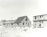 Quartier de la compagnie Campbell Chibougamau Mines. Construction des maisons en 1954.