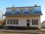 9120-9122, avenue Royale