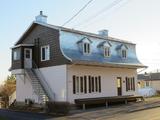 9120-9122, avenue Royale