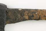 Hache de ceinture. Détail de la marque