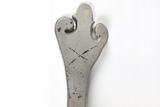 Cuillère. Détail des marques au dos de la spatule