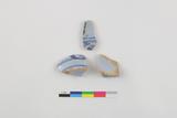 Fragments de coupe ou de tasse. Faces externes