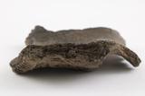 Fragment de vase à parement et à crestellation. Détail de la pâte