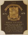 Plaque en hommage aux ancêtres de la paroisse de Saint-Pierre. Vue générale