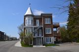 233-239,  62e Rue Est. Vue avant