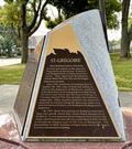 Monument de l'Odyssée acadienne de Saint-Grégoire-de-Bécancour, Vue latérale