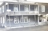 Ancienne salle de quilles Chez-Harry. Vue avant en 1971.