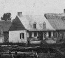 Maison Maxime-Sioui. Détail d'une photographie du Village-Huron vers 1860.