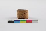 Fragment de tuile à toiture. Vue générale