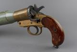 Ensemble de fusil lance-amarre. Vue de détail