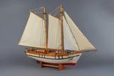 Maquette d’une goélette à voile du Saint-Laurent. Vue latérale, avant