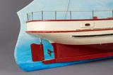 Demi-maquette de bateau de plaisance (Mon Reve). Vue d'angle, arrière