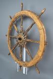 Roue à gouverner auxiliaire de l’Argenteuil. Vue d'angle, avant