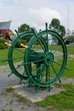 Roue à gouverner auxiliaire. Vue d'angle