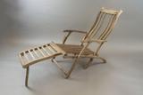 Chaise longue de pont. Vue latérale, en angle