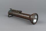 Lampe de poche de signalisation Morse. Vue d'angle, avant
