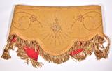 Ensemble de garniture de dais de procession. Vue générale
