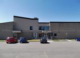 Centre culturel de Lévis et piscine Pierre-Létourneau. Vue avant