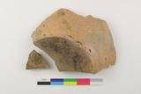 Fragments de bol ou de terrine. Face externe