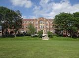 École Bishop's College School. Vue avant