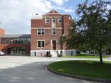 École Bishop's College School. Vue latérale gauche