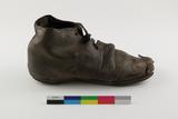 Chaussure d'enfant. Côté droit
