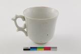 Tasse jouet. Côté C