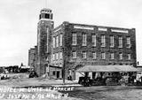 Hôtel de ville, vers 1930. Vues latérale gauche et arrière