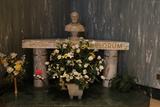 Autels des chapelles rayonnantes (absidioles)