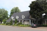 Manoir de Tilly. Vue d'angle