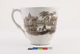 Tasse. Côté C