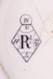 Plat de service. Détail de la marque-diamant