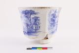 Tasse. Côté D