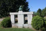 Monument aux pionniers de Dolbeau, Vue arrière